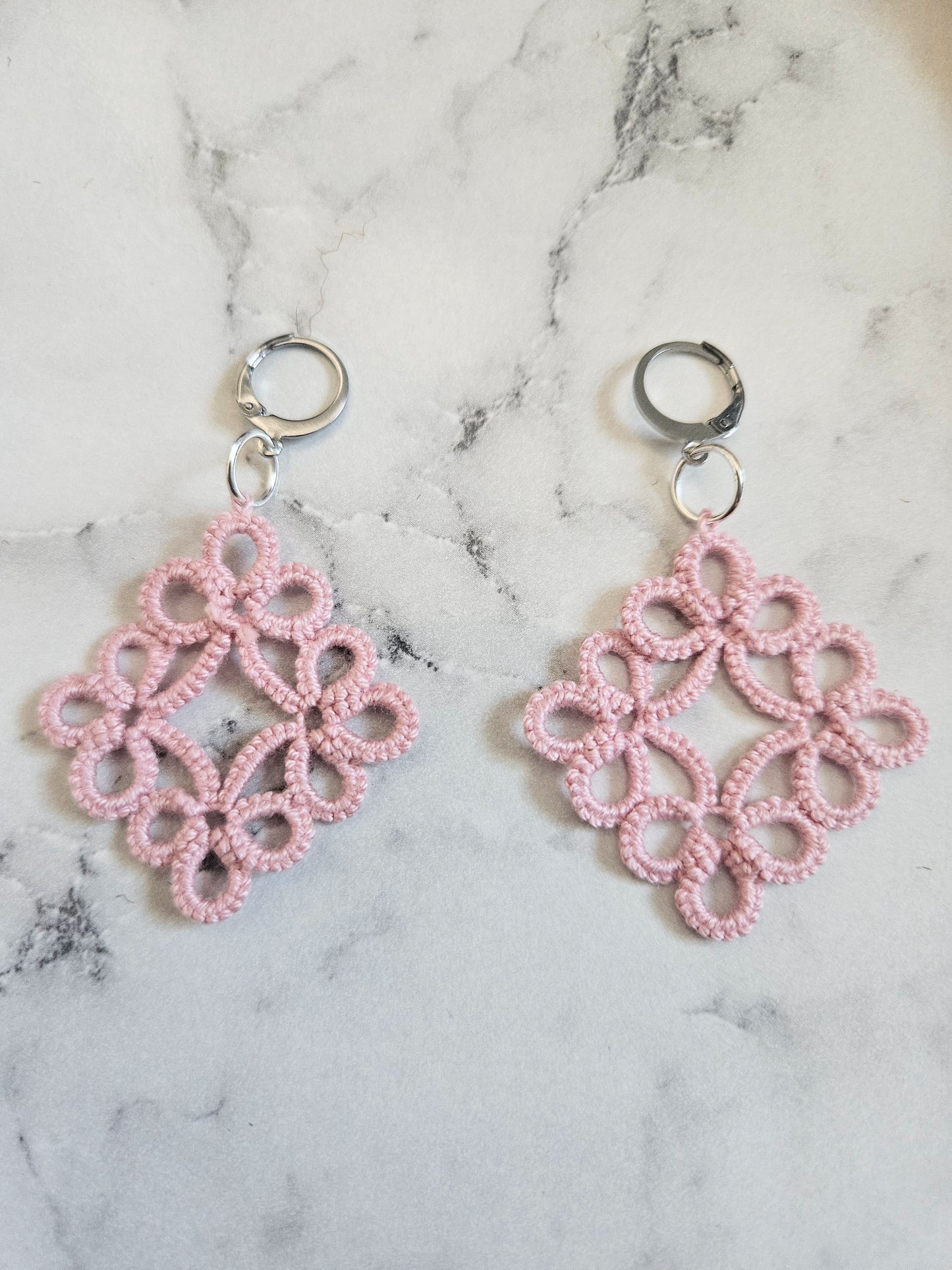 Diamond Tatted Lace Earrings (Strawberry Milk)