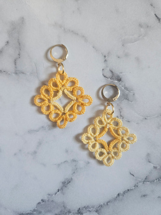 Diamond Tatted Lace Earrings (Gold Spotlight)