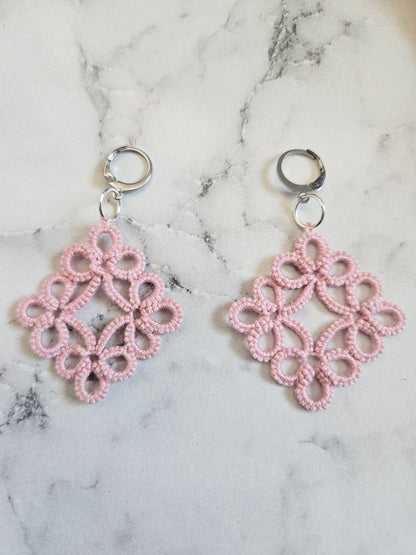 Diamond Tatted Lace Earrings (Gold Clasp)