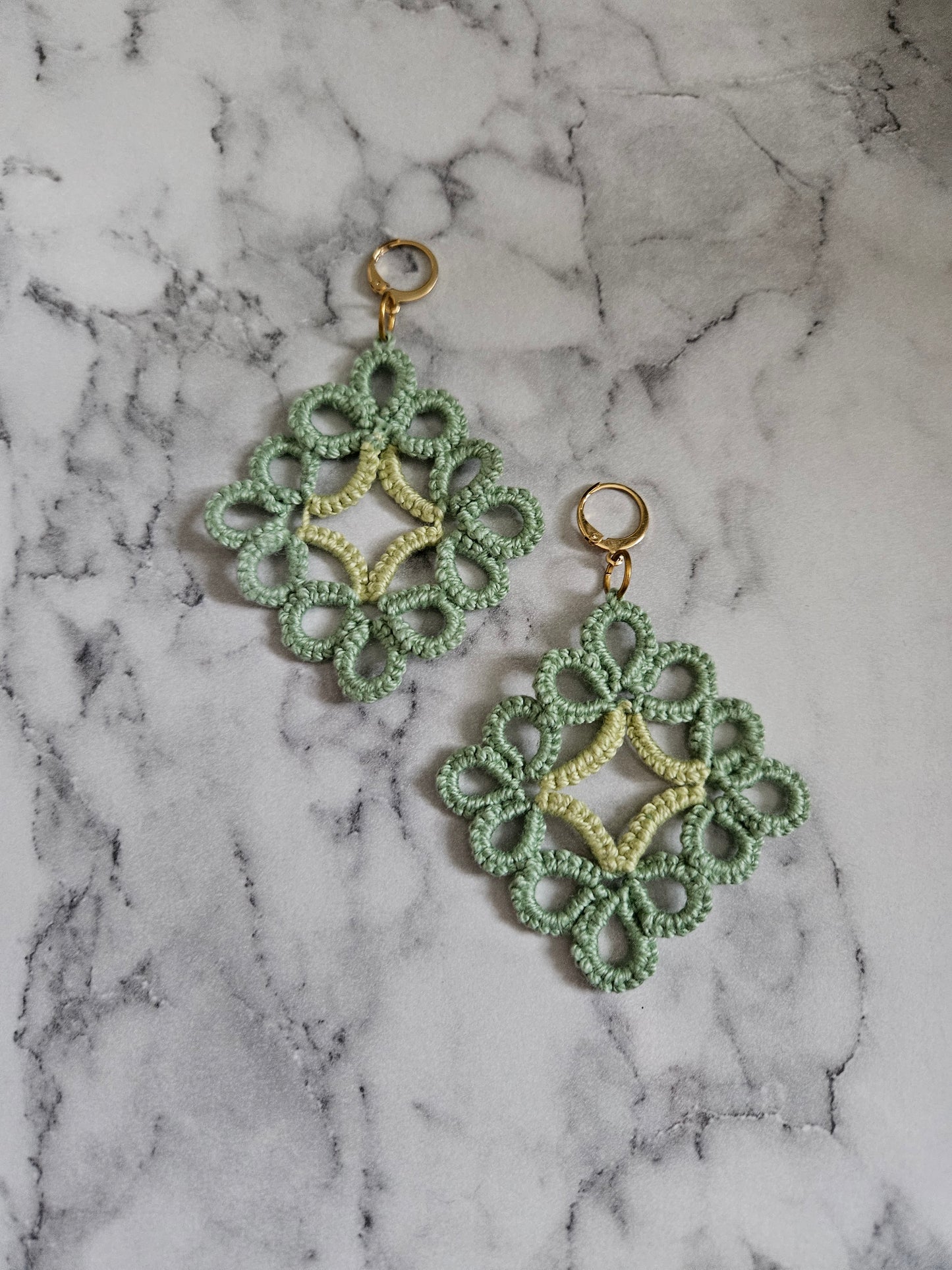 Jumbo Diamond Tatted Lace Earrings (Lizard)