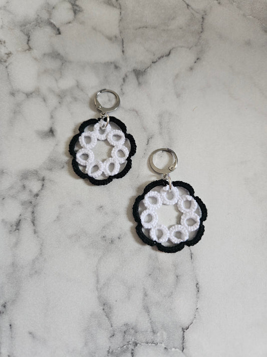 Round Tatted Lace Earrings (Cookies and Cream)